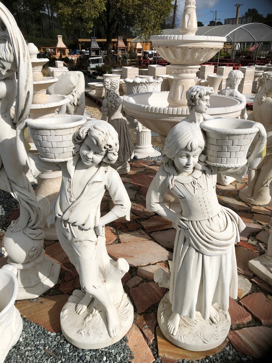 Vente de statues pour mettre en valeur votre extérieur en Gironde